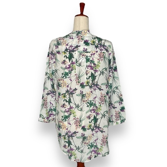 NWT Amour Vert Silk White Floral Half Button Split Neck Pullover Blouse Medium - Picture 3 of 7
